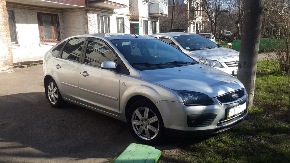Ford Focus Hatchback GHIA TI VCT 3
