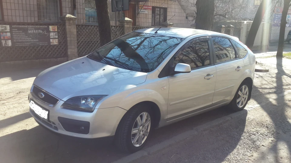 Ford Focus Hatchback GHIA TI VCT 5
