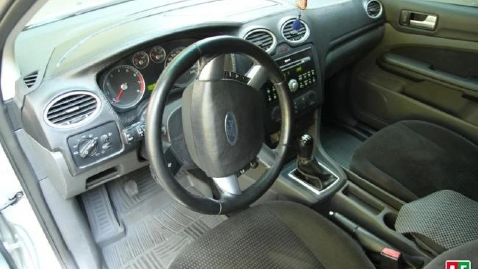 Ford Focus Hatchback Ghia 4