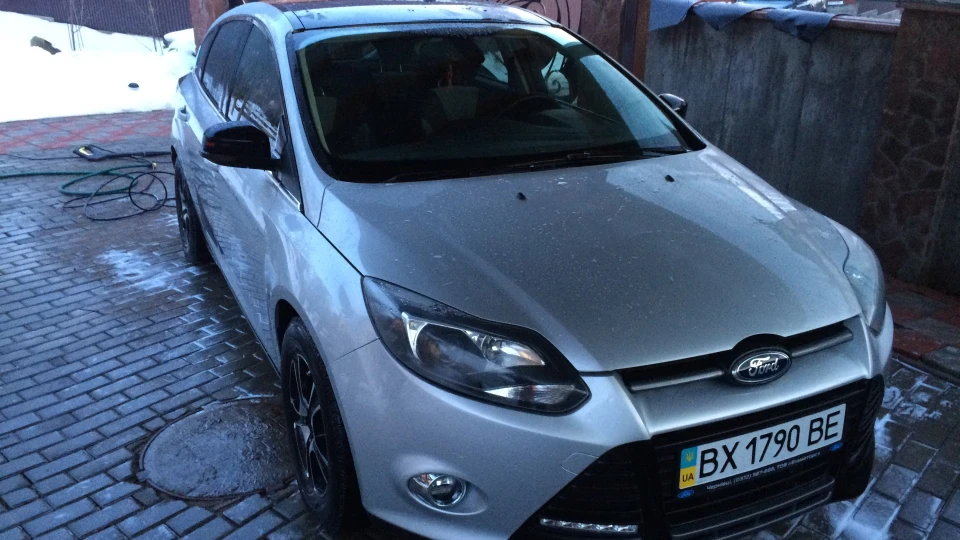 Ford Focus Hatchback Grey 3