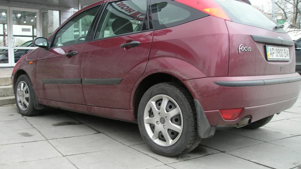 Ford Focus Hatchback I 3
