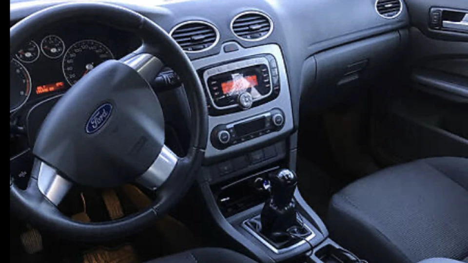 Ford Focus Hatchback Комплектація TITANIUM) 2