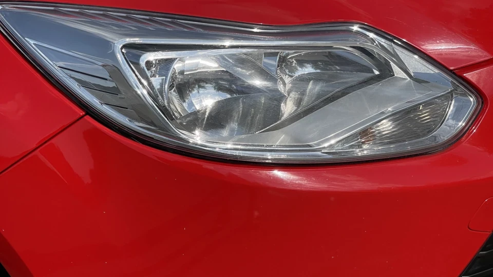 Ford Focus Hatchback Червоний металік 1.0т. 2