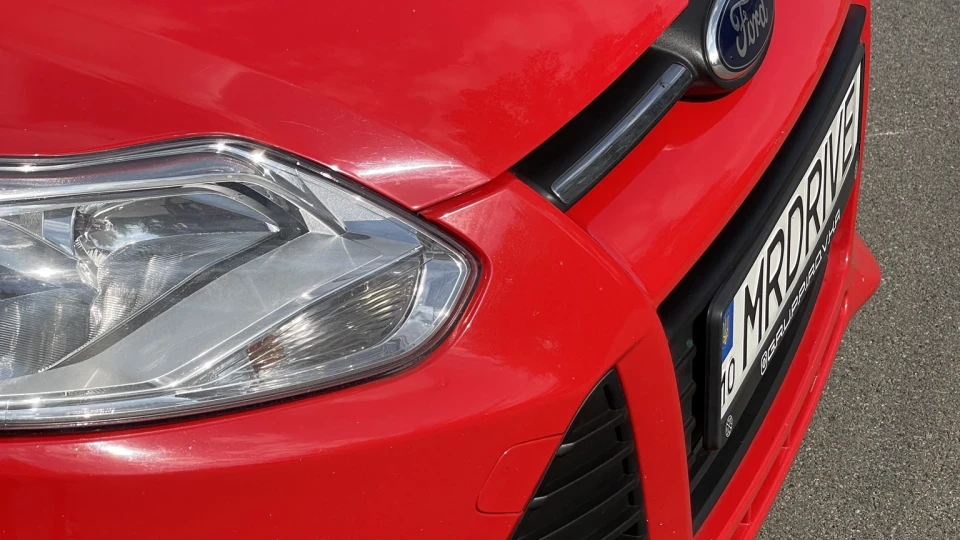 Ford Focus Hatchback Червоний металік 1.0т. 3