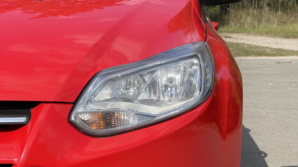 Ford Focus Hatchback Червоний металік 1.0т. 4
