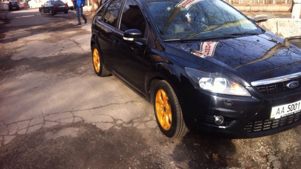 Ford Focus Hatchback MAN in BLACK 2