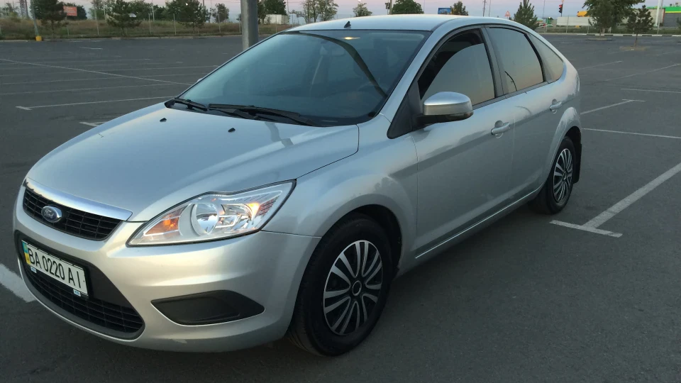 Ford Focus Hatchback MT