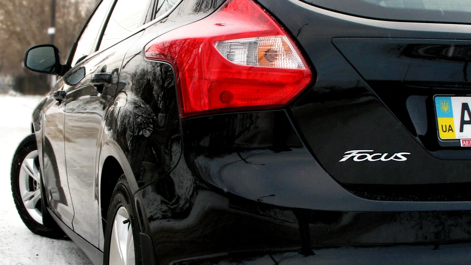 Ford Focus Hatchback PanteraBlack 2