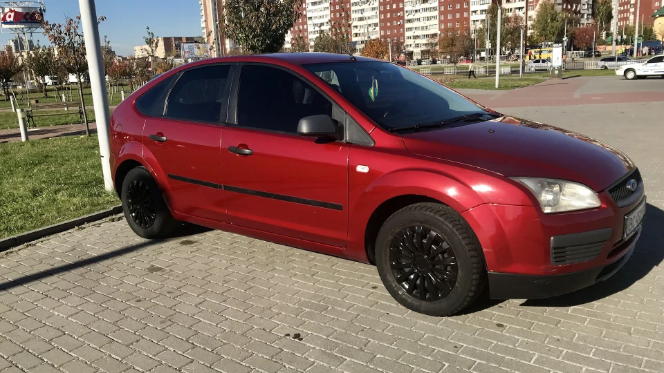 Ford Focus Hatchback Red Performance