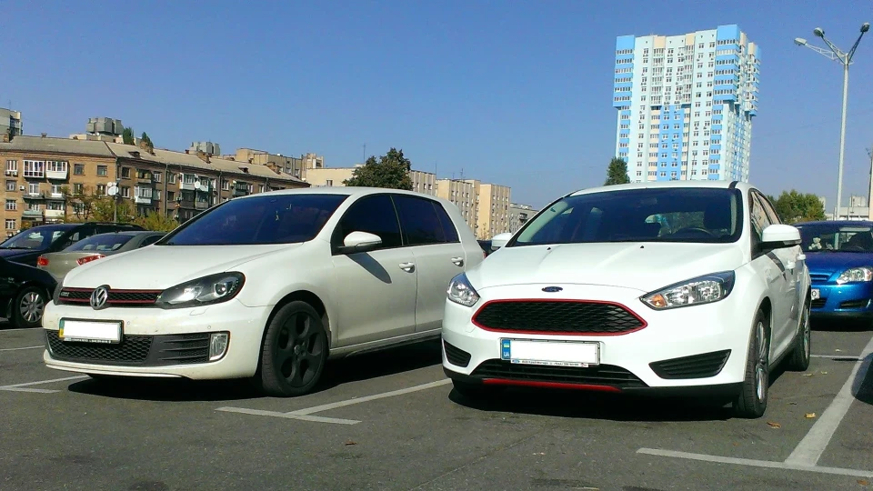 Ford Focus Hatchback S 4