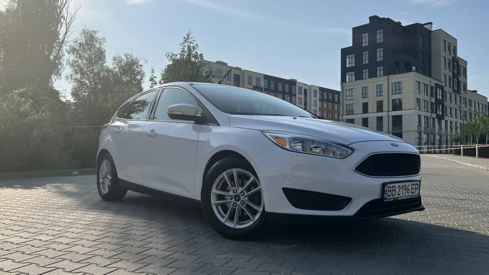Ford Focus Hatchback SE 2