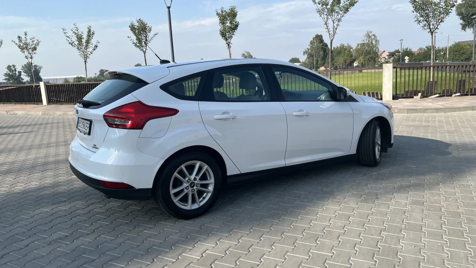 Ford Focus Hatchback SE 4