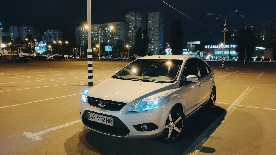 Ford Focus Hatchback Silver 3