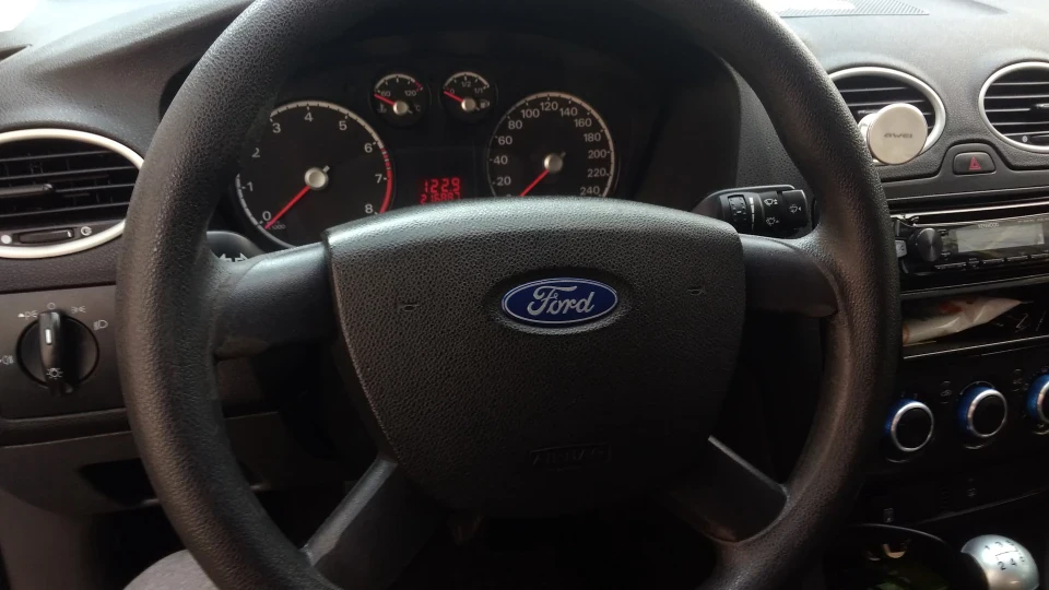 Ford Focus Hatchback Синій металік 5
