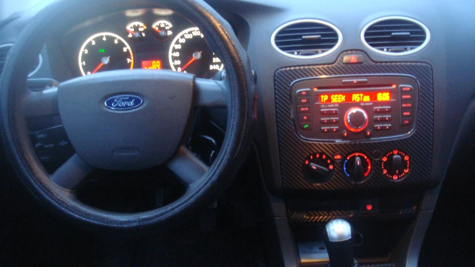 Ford Focus Hatchback Синій металік 2