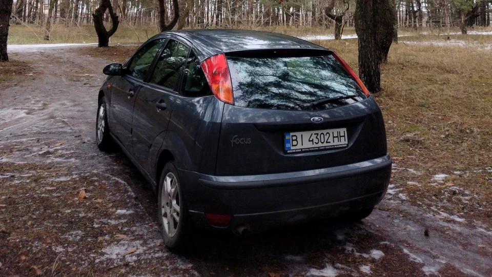 Ford Focus Hatchback ST100 3