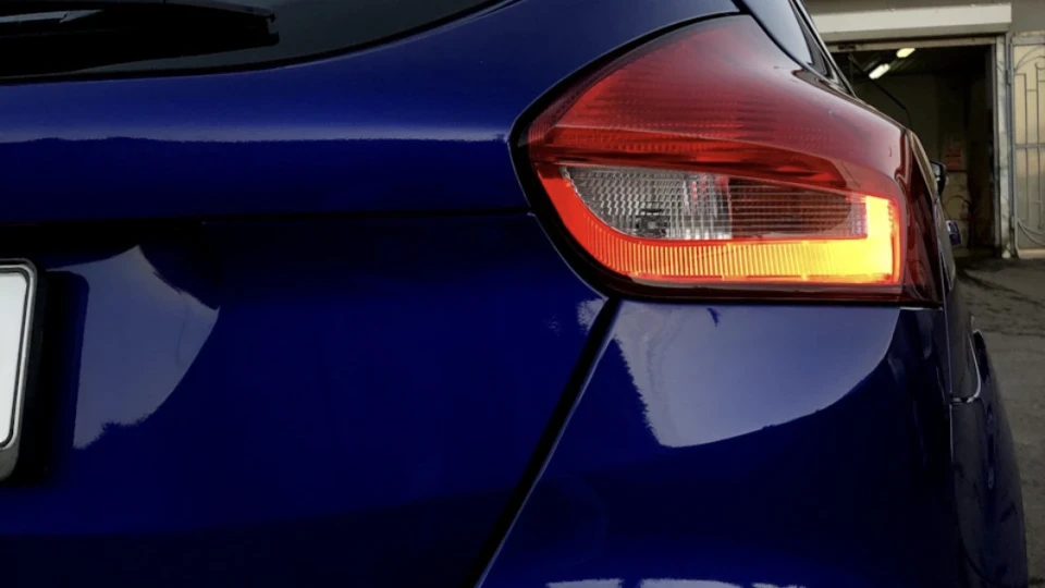 Ford Focus Hatchback Titanium 2.0 Blue 2