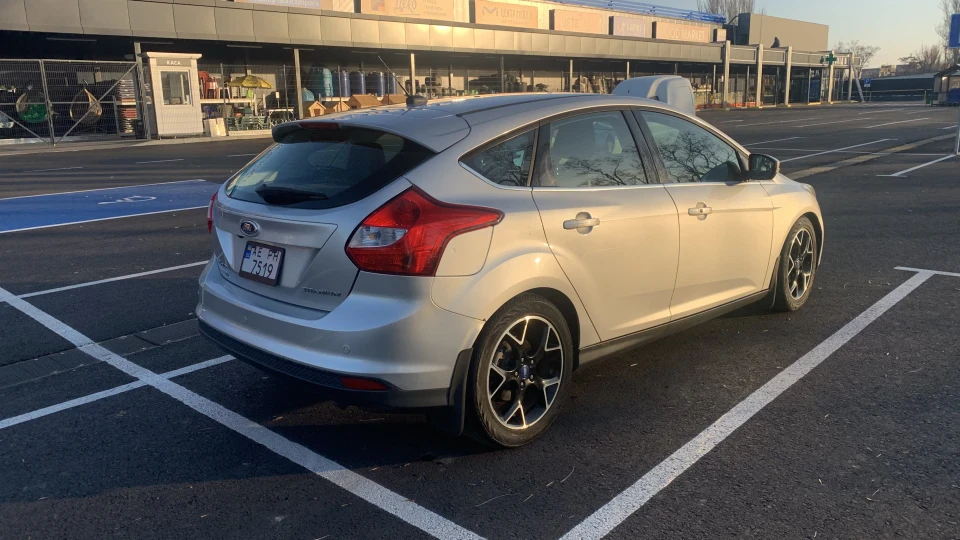 Ford Focus Hatchback TITANIUM 2