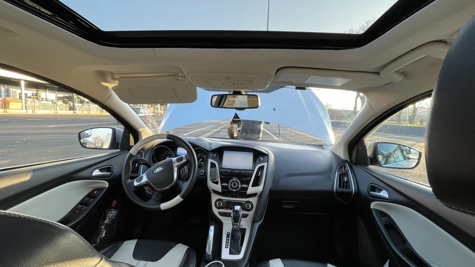 Ford Focus Hatchback TITANIUM 3