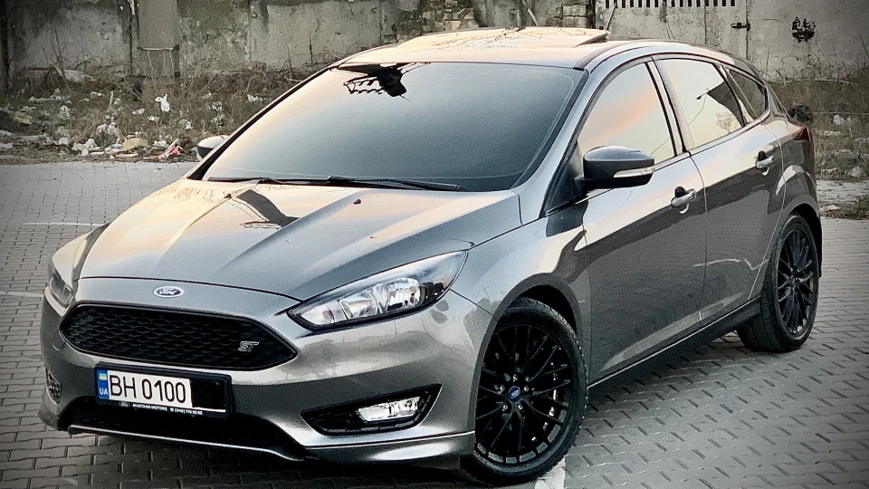 Ford Focus Hatchback TITANIUM