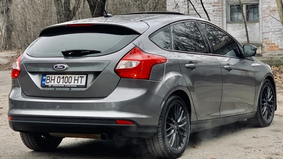 Ford Focus Hatchback TITANIUM 5