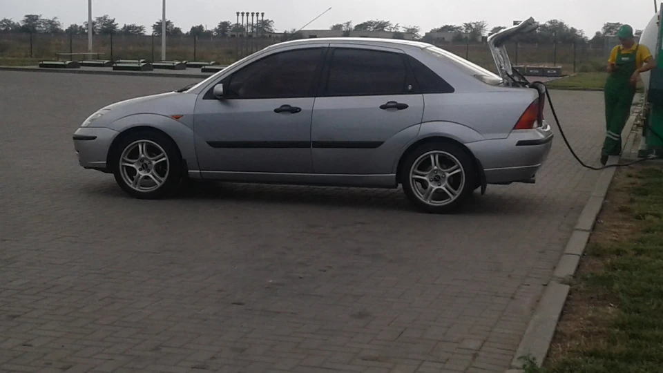 Ford Focus Sedan 5