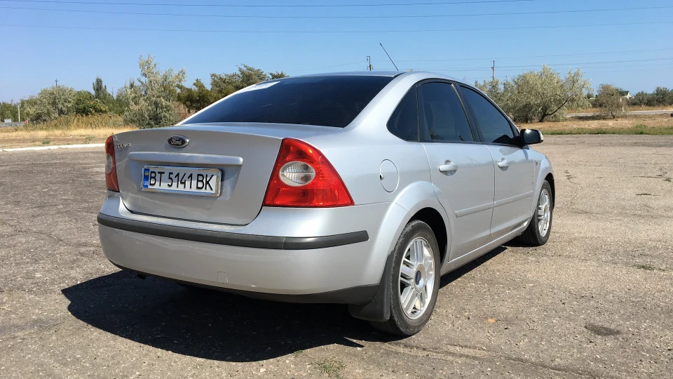 Ford Focus Sedan 2