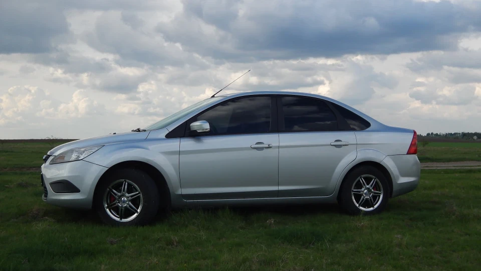 Ford Focus Sedan 5