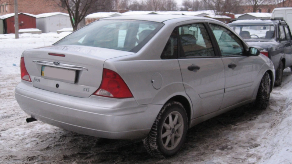 Ford Focus Sedan 3