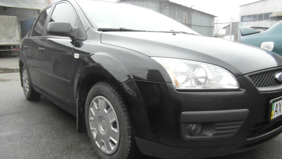 Ford Focus Sedan 4
