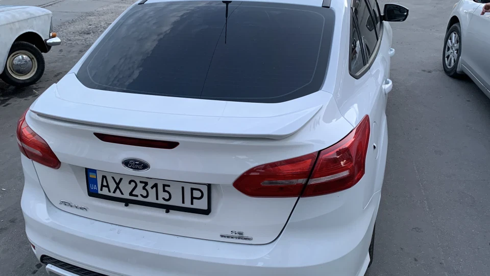 Ford Focus Sedan 3