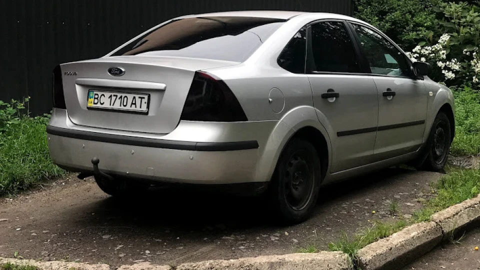 Ford Focus Sedan 2