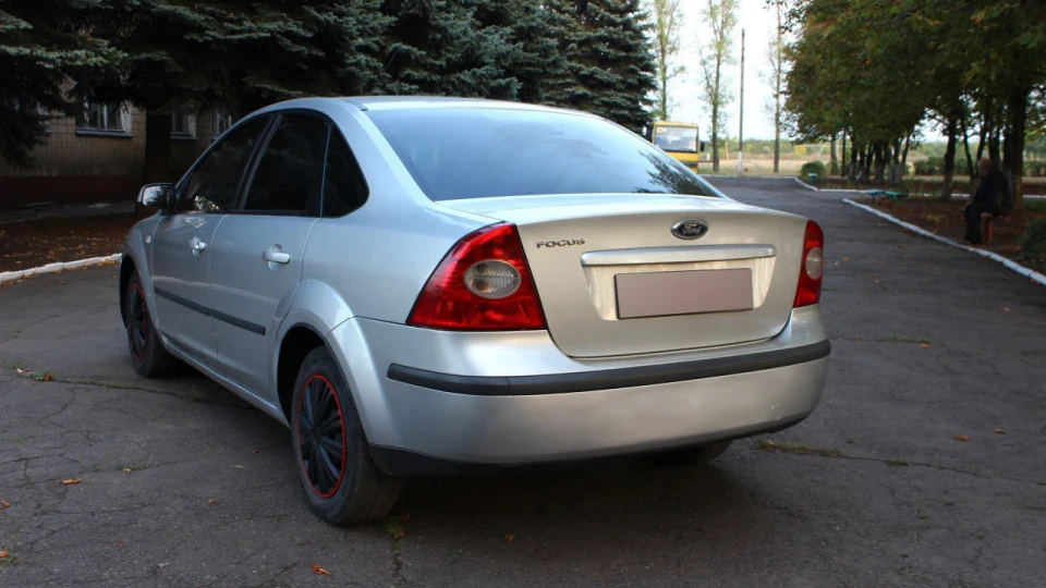 Ford Focus Sedan 2