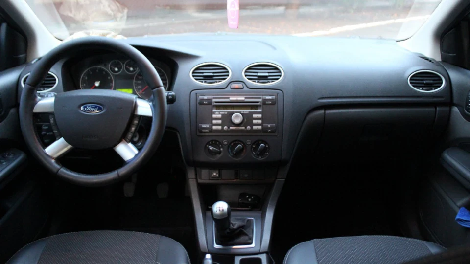 Ford Focus Sedan 3