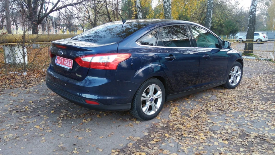 Ford Focus Sedan 2