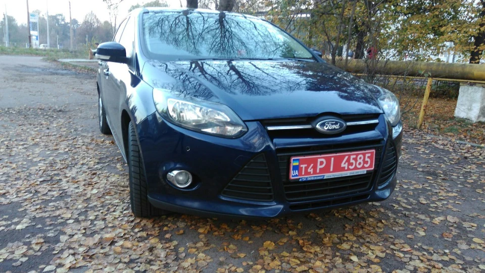 Ford Focus Sedan 3