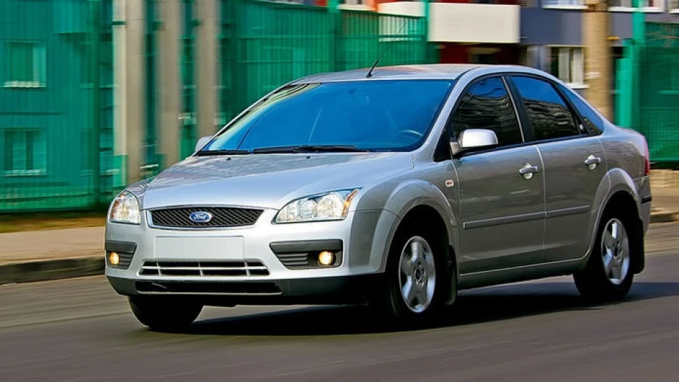 Ford Focus Sedan 2