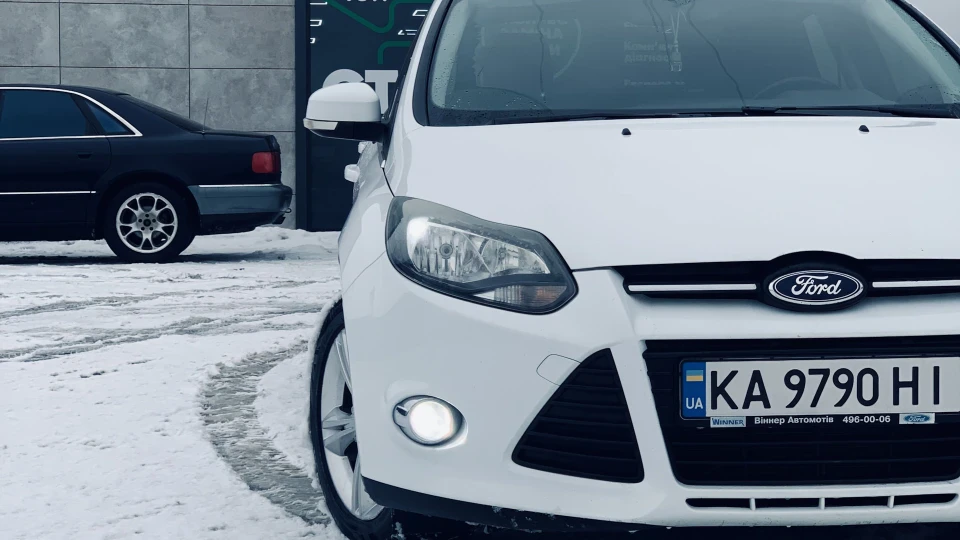 Ford Focus Sedan 3