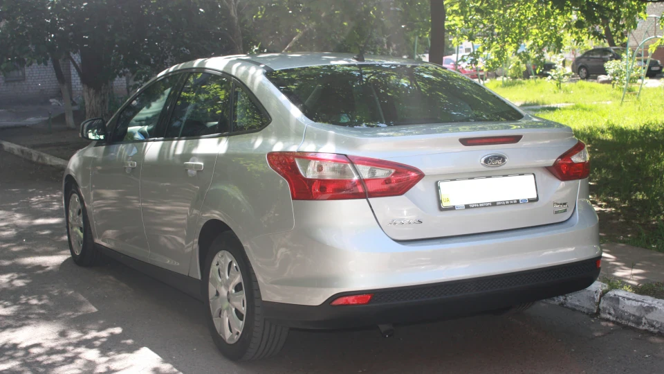 Ford Focus Sedan 2