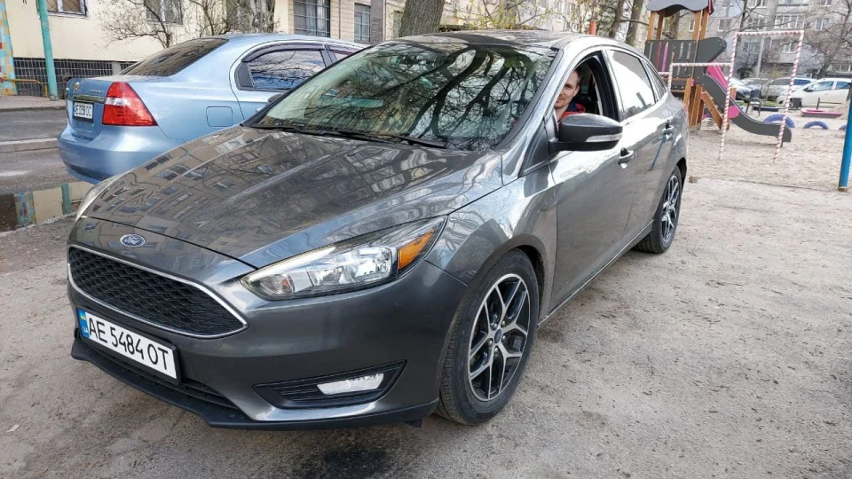 Ford Focus Sedan 2