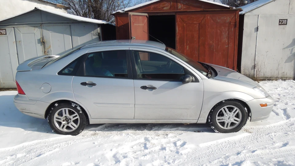 Ford Focus Sedan 2