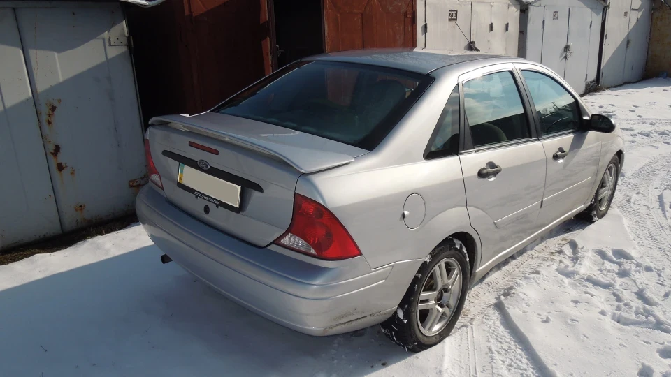 Ford Focus Sedan 3
