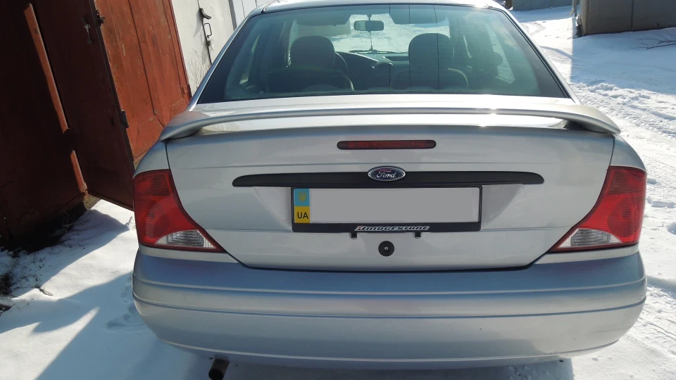 Ford Focus Sedan 4