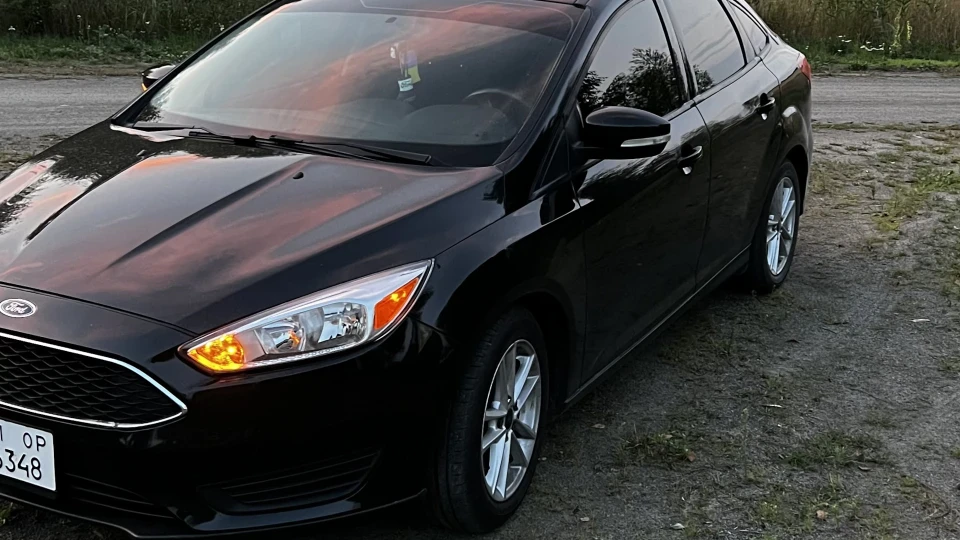 Ford Focus Sedan 2