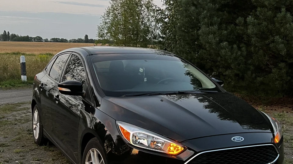 Ford Focus Sedan 3