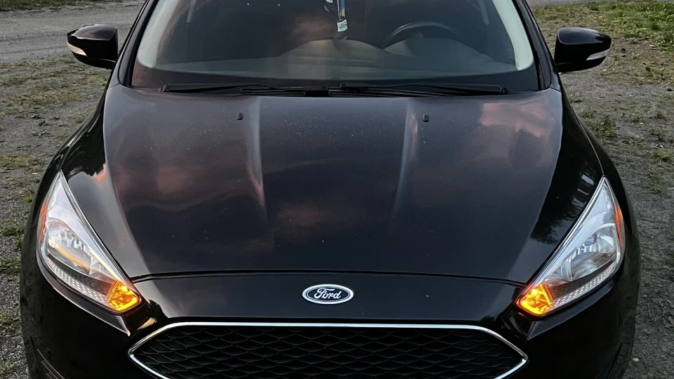 Ford Focus Sedan 4