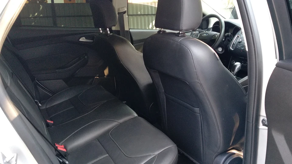 Ford Focus Sedan 3