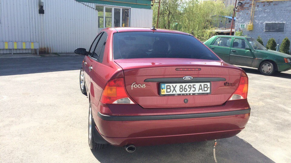 Ford Focus Sedan 5