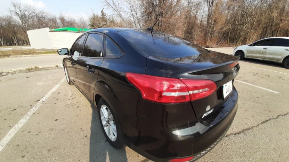 Ford Focus Sedan 2