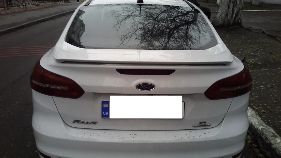 Ford Focus Sedan 4